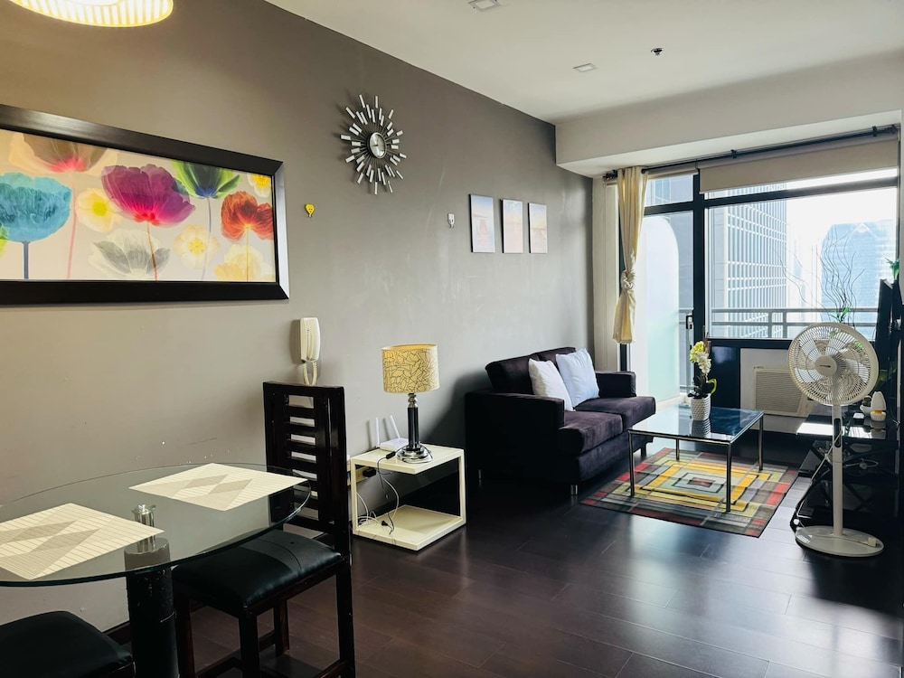 Family Apartment, Balcony, City View photo 3