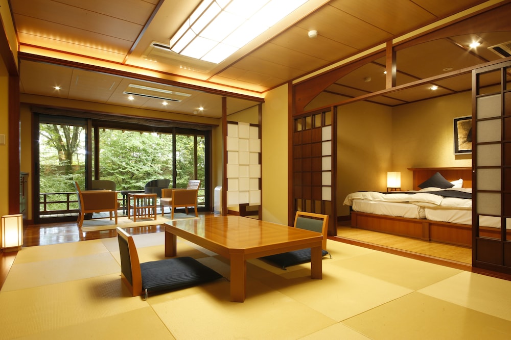 Suite Japanese Western Style Room D type with Private Open-air Bath photo 2