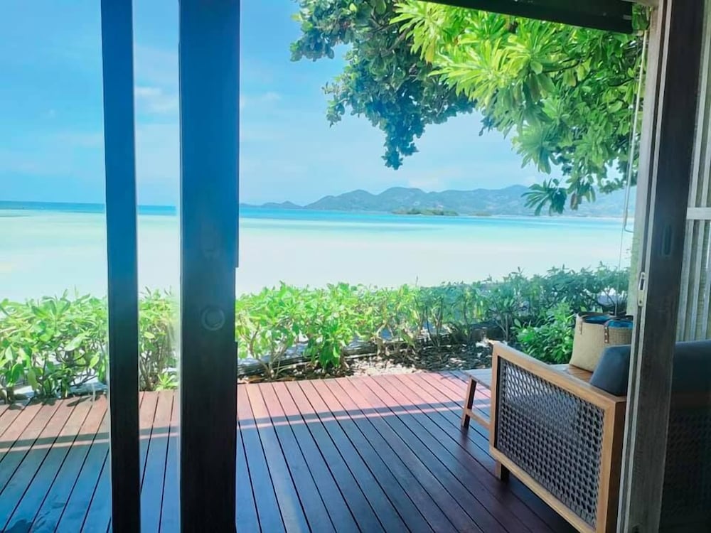 Villa, Beachfront photo 3