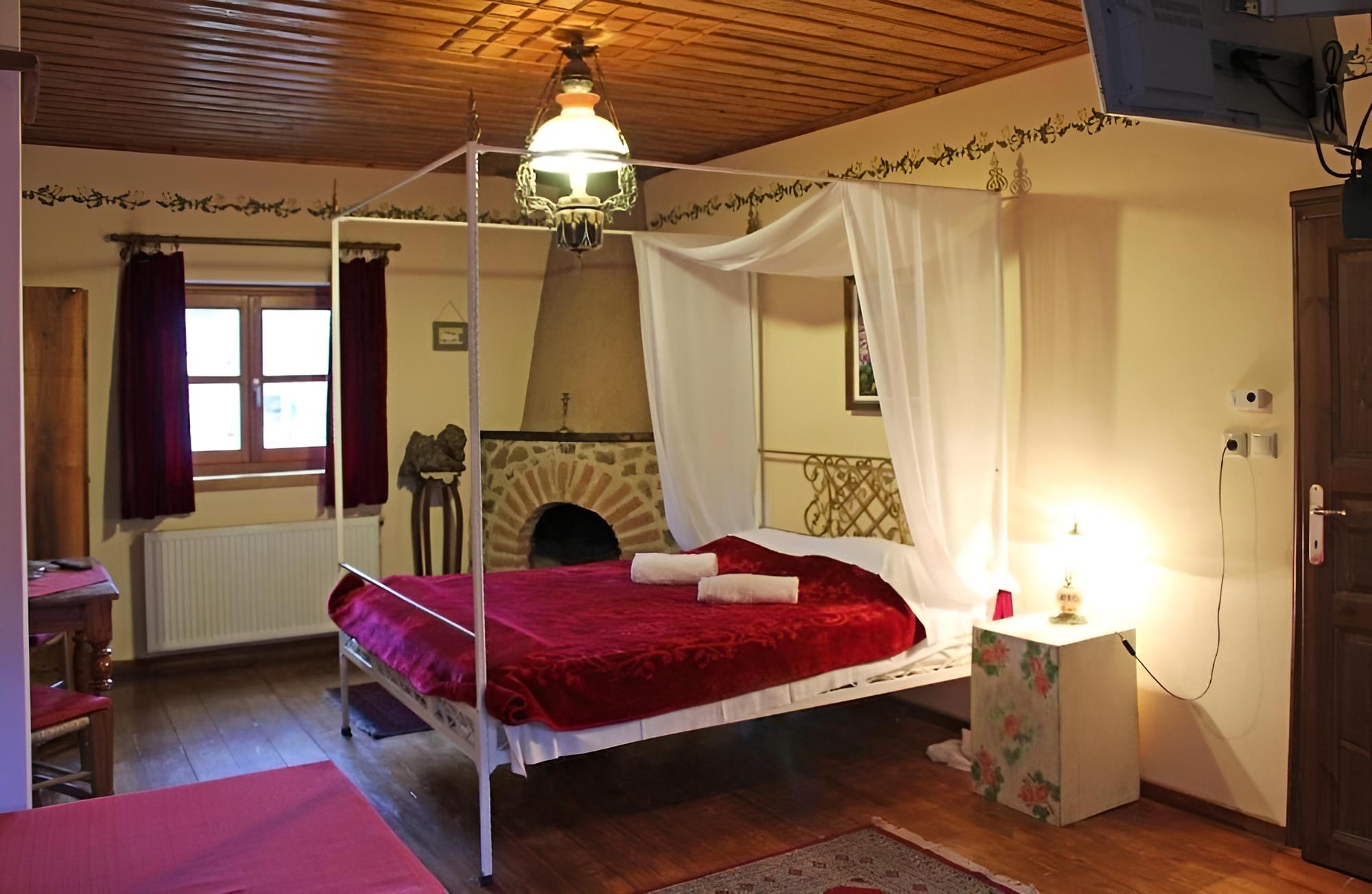 Basic Triple Room photo 1