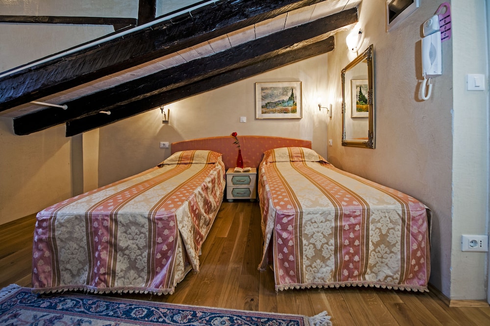 Double Room (Attic)