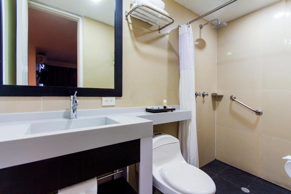 Family Triple Room, 1 Bedroom, Private Bathroom - Photo 7
