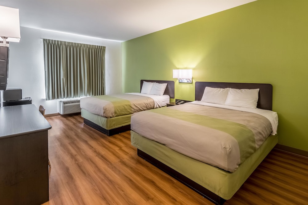 Standard Room, 2 Queen Beds, Non Smoking photo 2