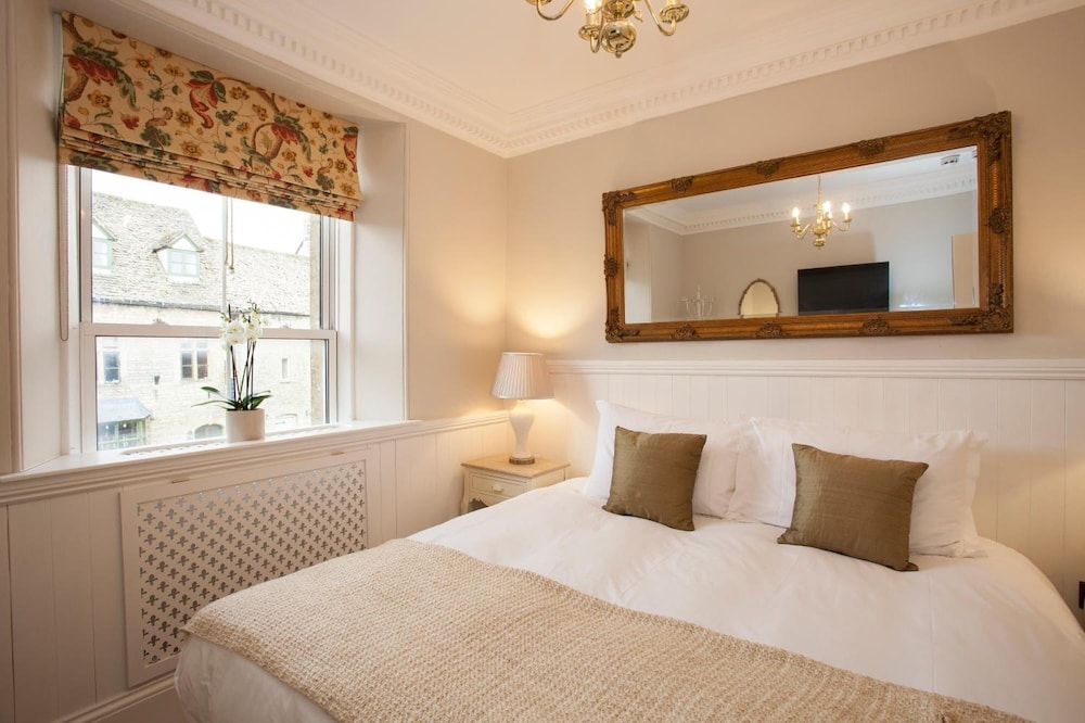 Comfort double with private external bathroom (Room 7) photo 1