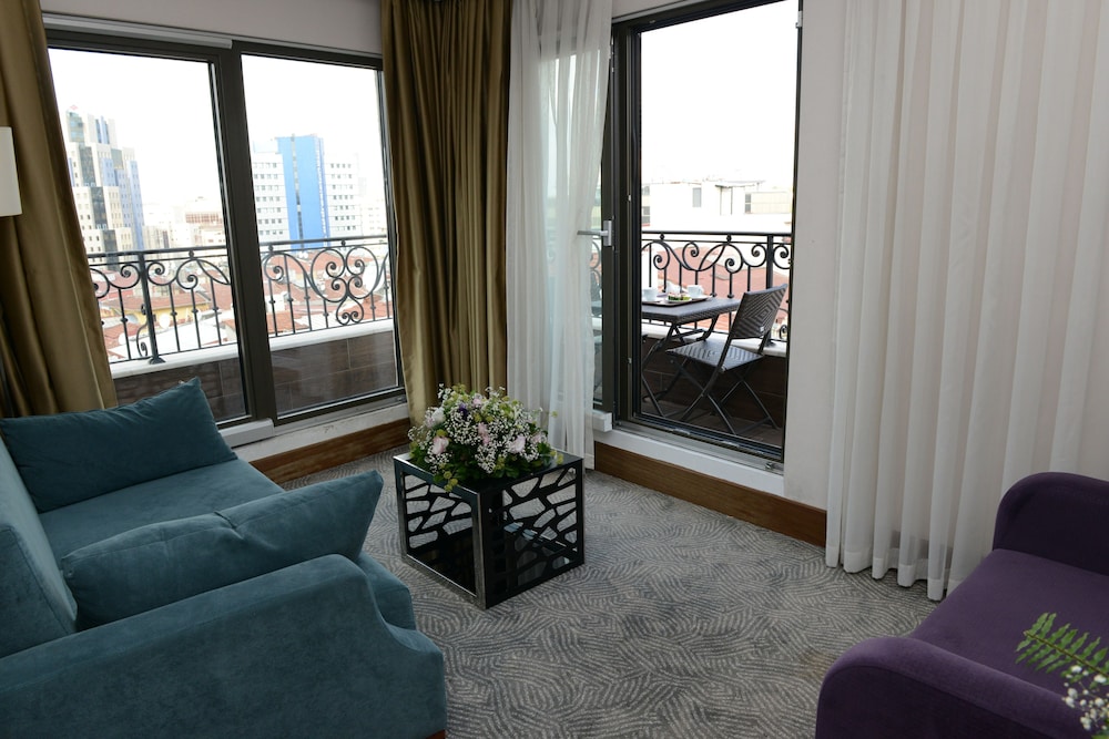 Suite, City View photo 3