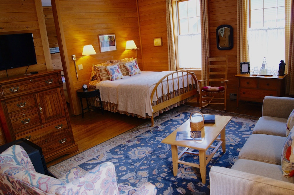 Family Suite, Multiple Beds, Patio