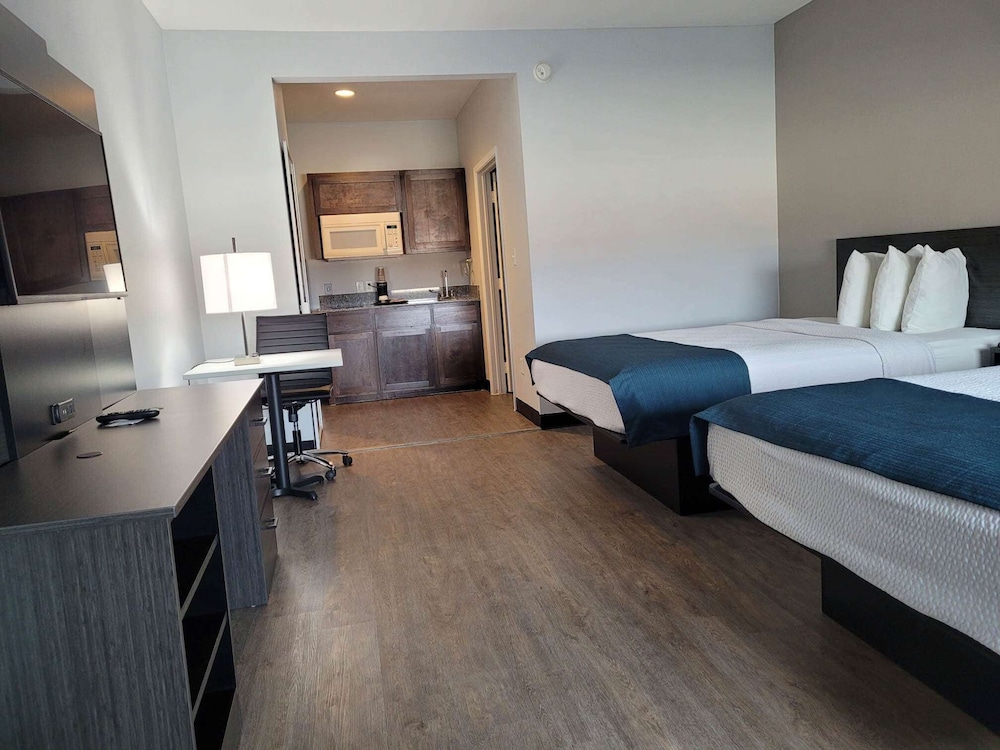 Standard Room, 2 Queen Beds, Non Smoking photo 1