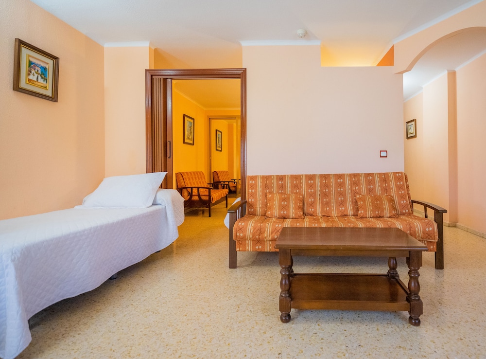 Comfort Triple Room - Photo 12