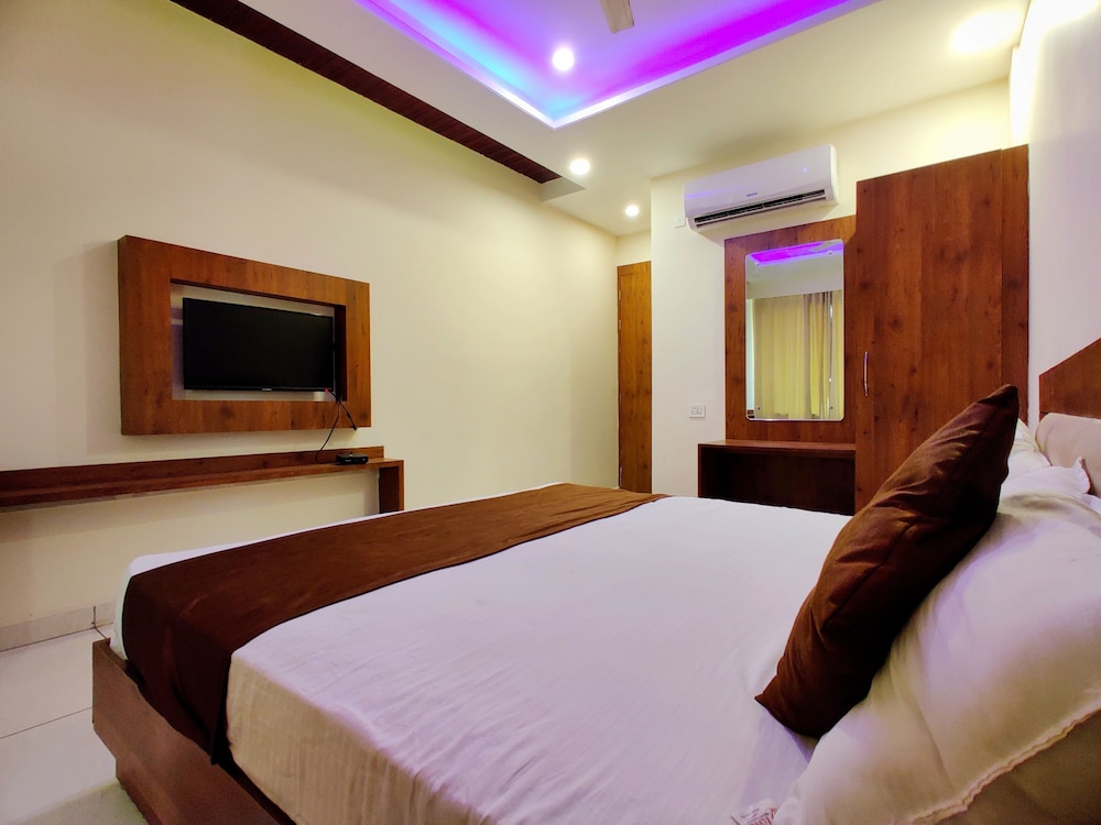 Deluxe Room - Photo 7