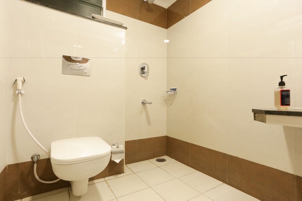 Deluxe Triple Room, 3 Twin Beds - Photo 9