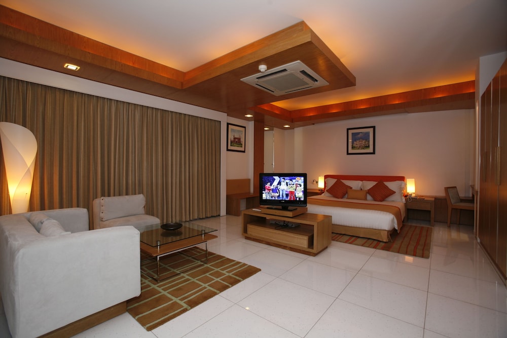 Luxury Suite, 1 King Bed photo 1