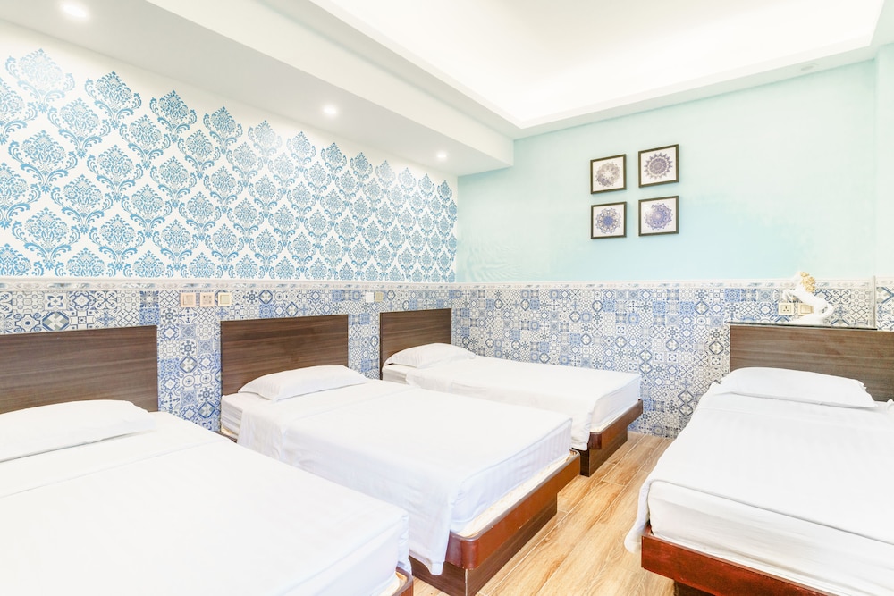 Quadruple Room (4 Single Beds) - Photo 2