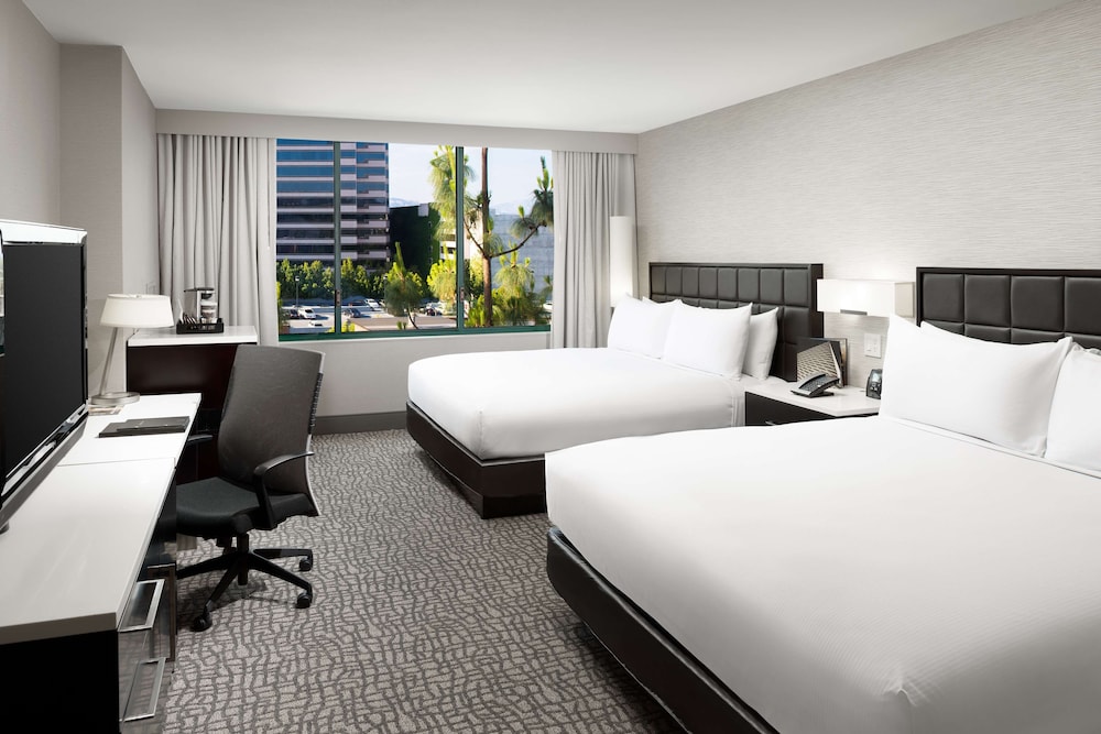 Room, Multiple Beds, Balcony photo 1