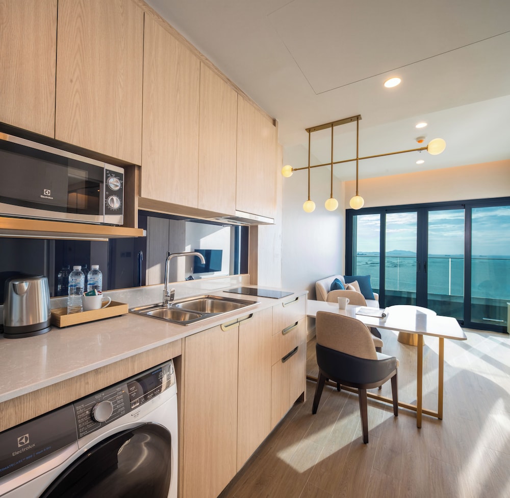 One Bedroom Suite - Photo 2