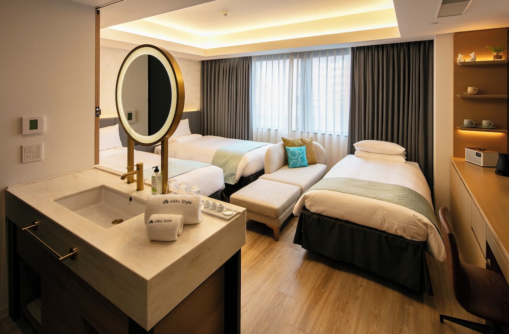 [Advance Card Payment Only] Deluxe Triple Room, Non Smoking (2 Single Beds, 1 Extra Bed)