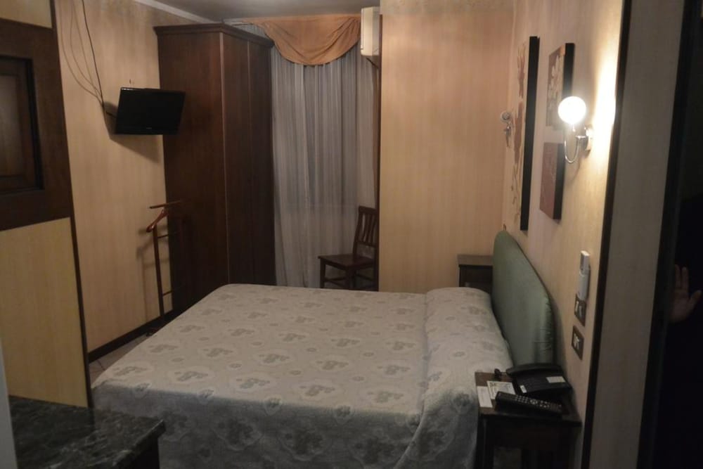 Economy Double Room - Photo 2