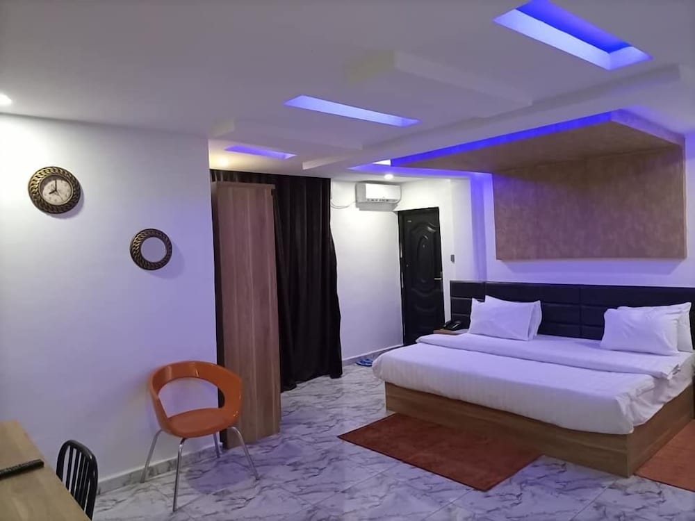 Royal Room photo 3