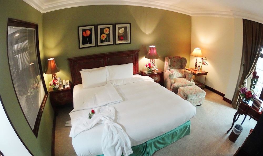 Deluxe Room - Photo 7