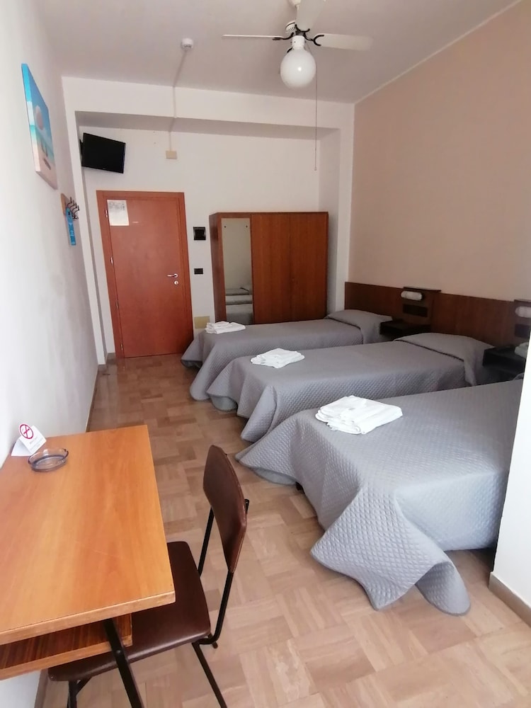 Basic Triple Room