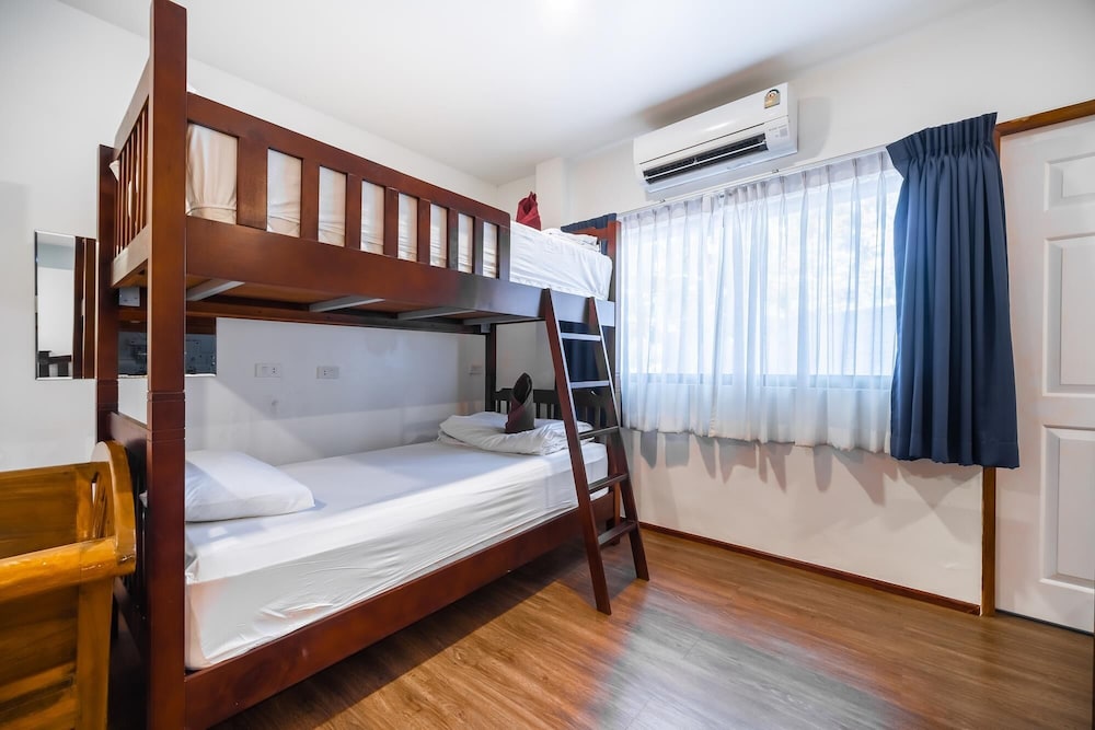 Quadruple Room - Photo 3