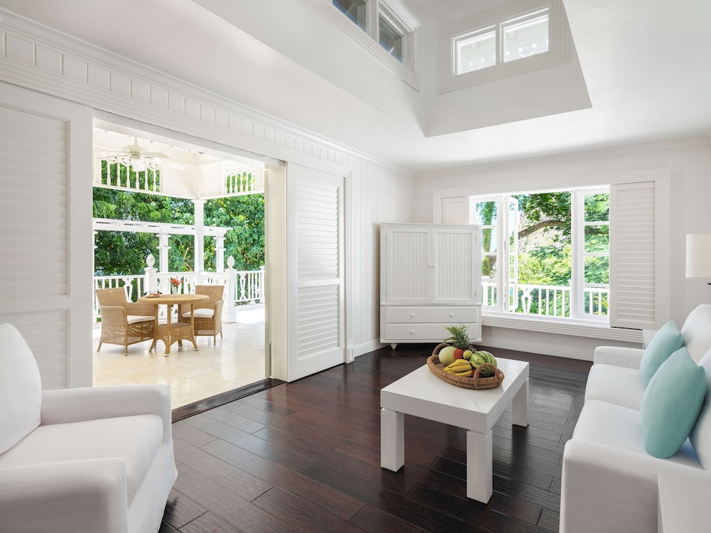 Luxury Room (Sugar Mill)