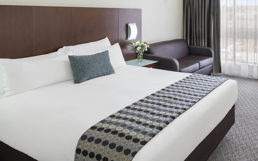 Standard Room, Multiple Beds - Photo 1