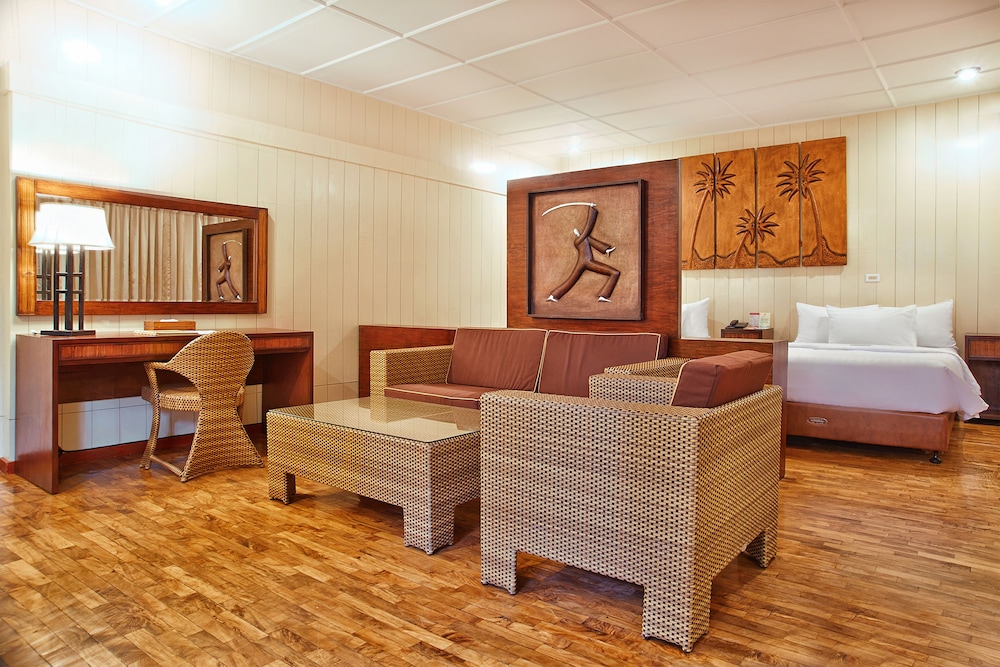 Family Room - Photo 3