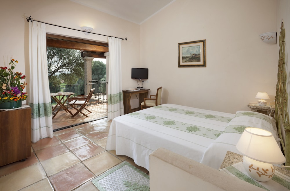 Standard Double or Twin Room - Photo 7