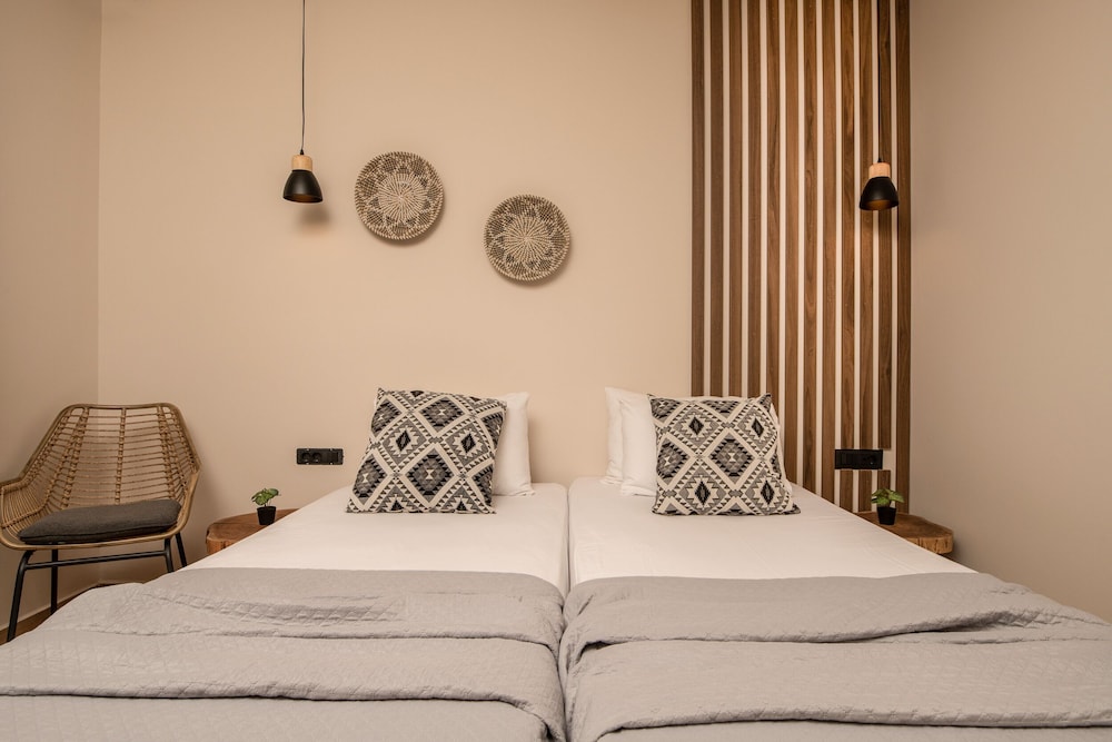 Standard Double Room - Photo 6