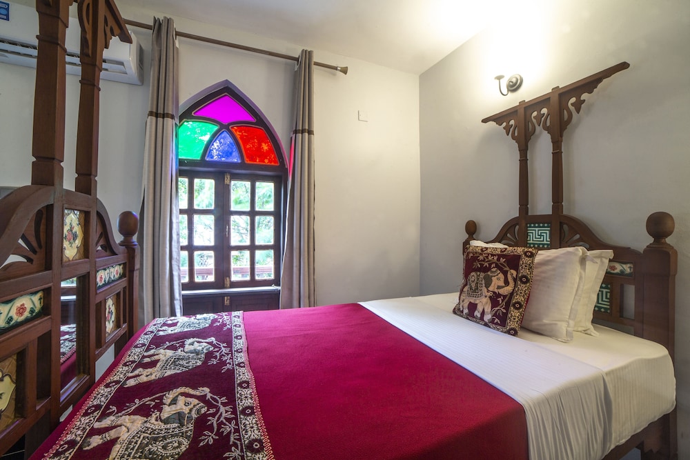 Twin Room with Balcony - Photo 5