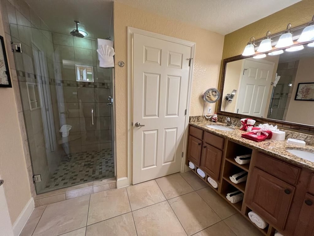 Superior Apartment, Ensuite photo 3