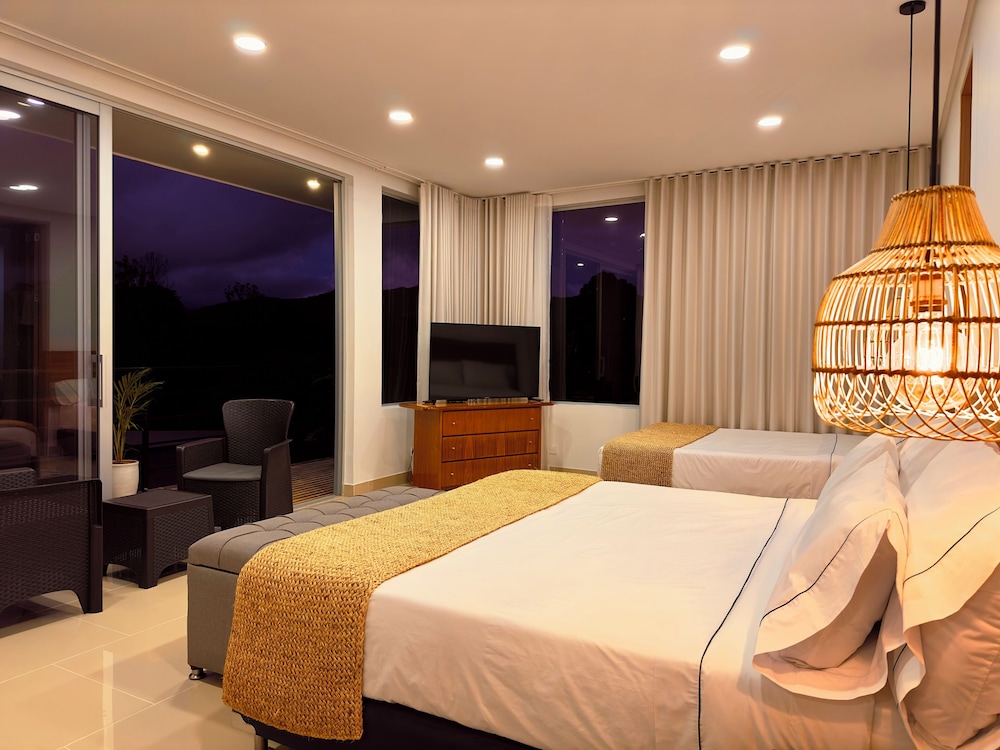 Grand Suite with Jacuzzi photo 3