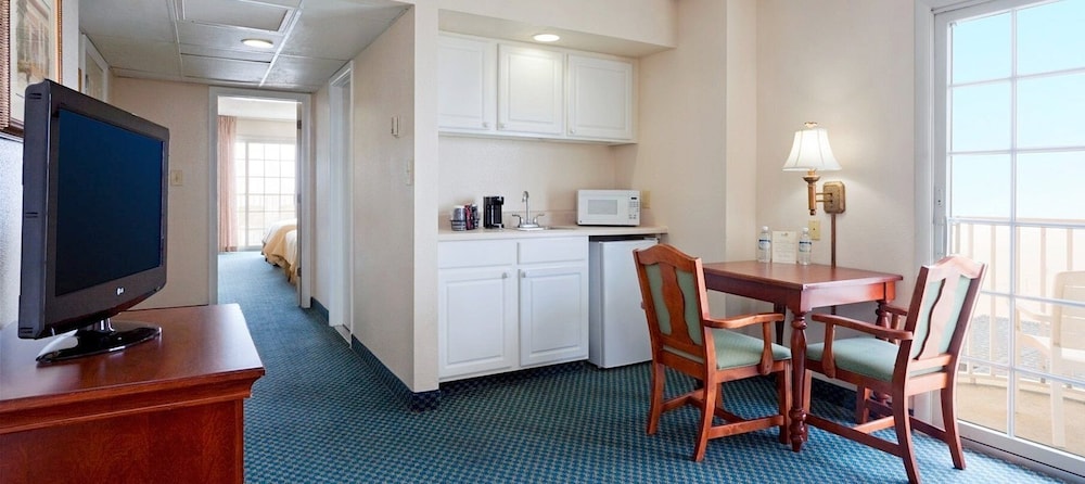 Standard Suite, Ocean View - Photo 5