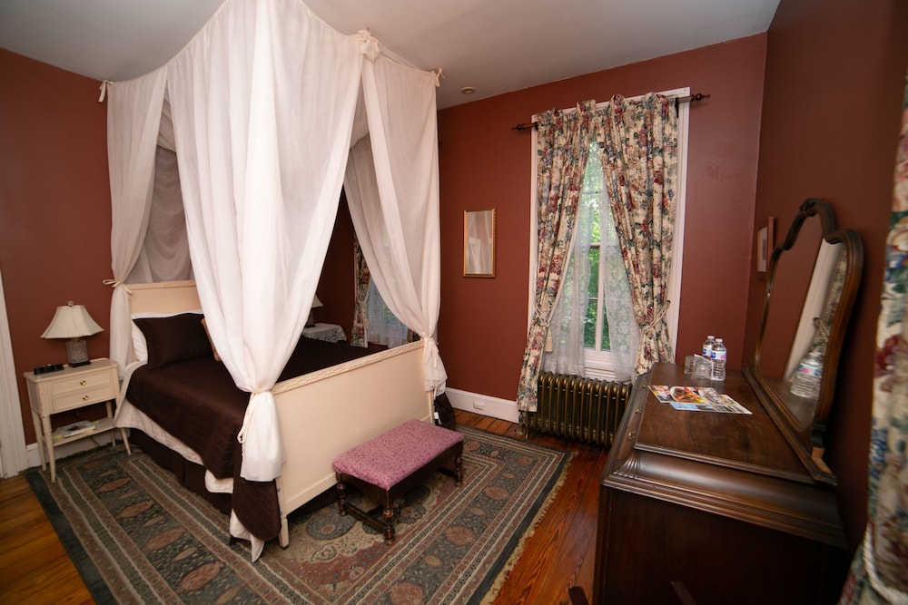 Standard Room, 1 Queen Bed, Non Smoking, Bathtub photo 1