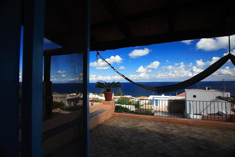Junior Double Room, 1 Bedroom, Sea View, Executive Level photo 1