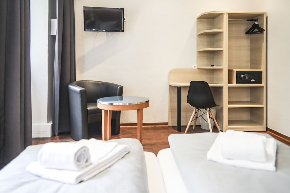 Double Room - Photo 9