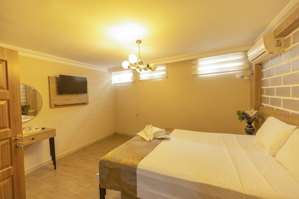 Economy Double Room photo 2