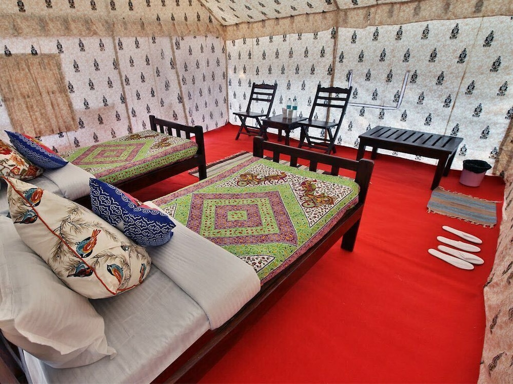 Deluxe Tent photo 1