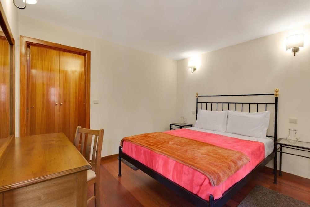 Basic Apartment photo 1