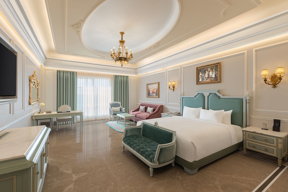 Grand Room - Photo 1
