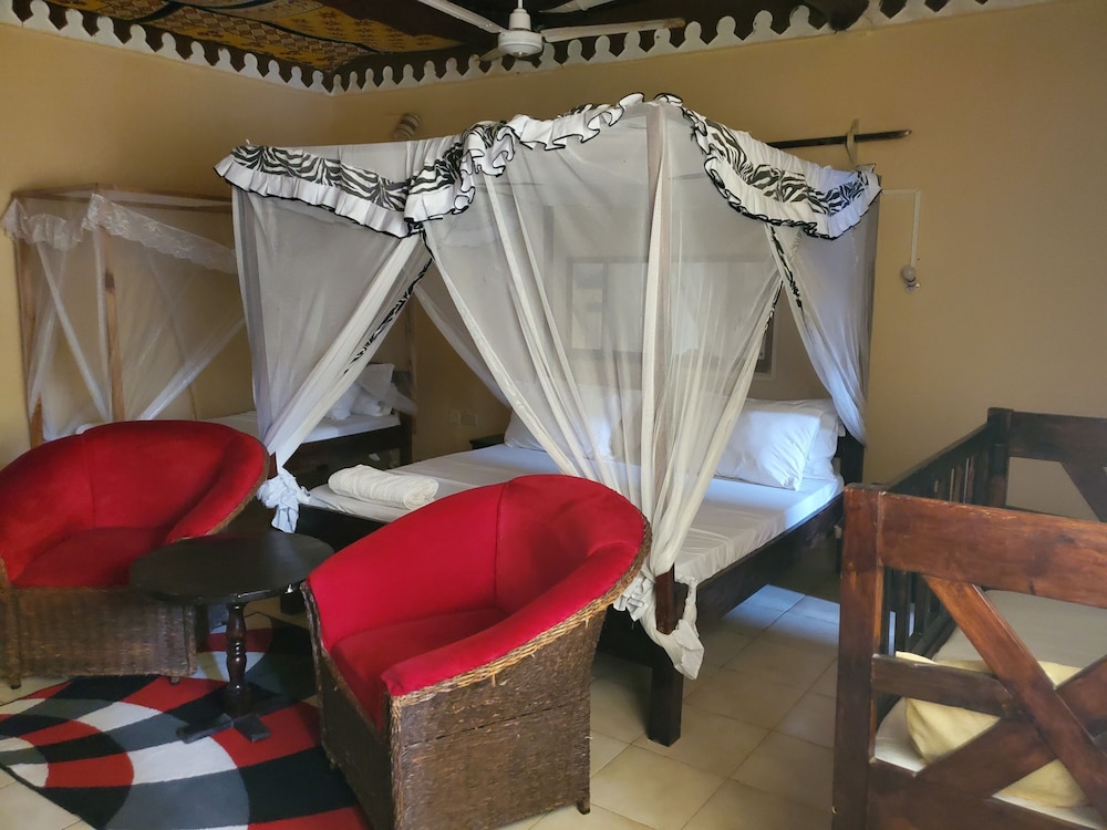 Family Triple Room, Balcony, Pool View photo 1