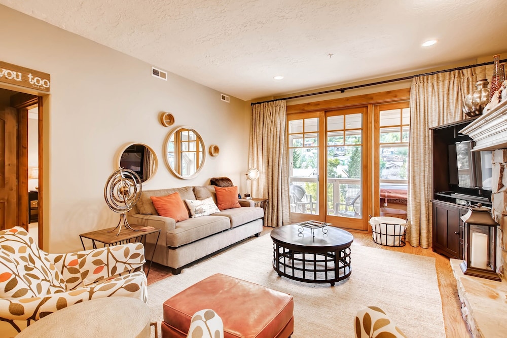 Condo, 3 Bedrooms