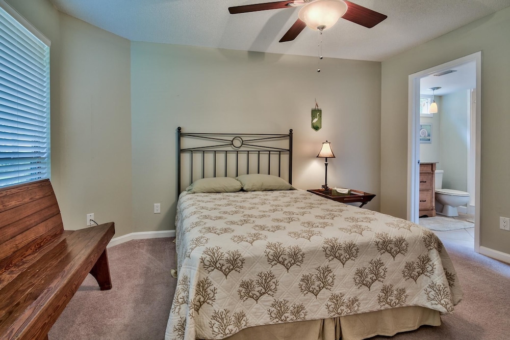 House, 3 Bedrooms, Lake View