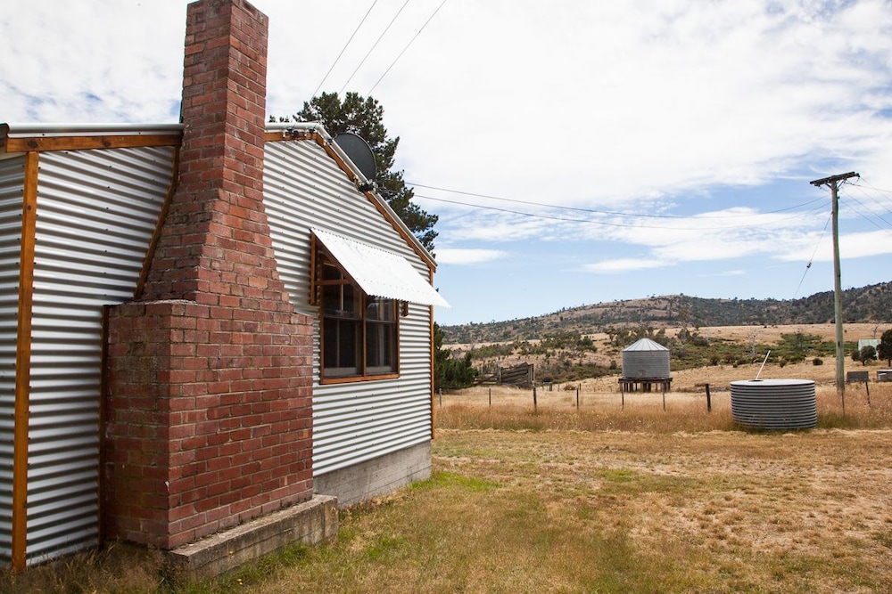 Rustic Rathmore Cottage photo 2