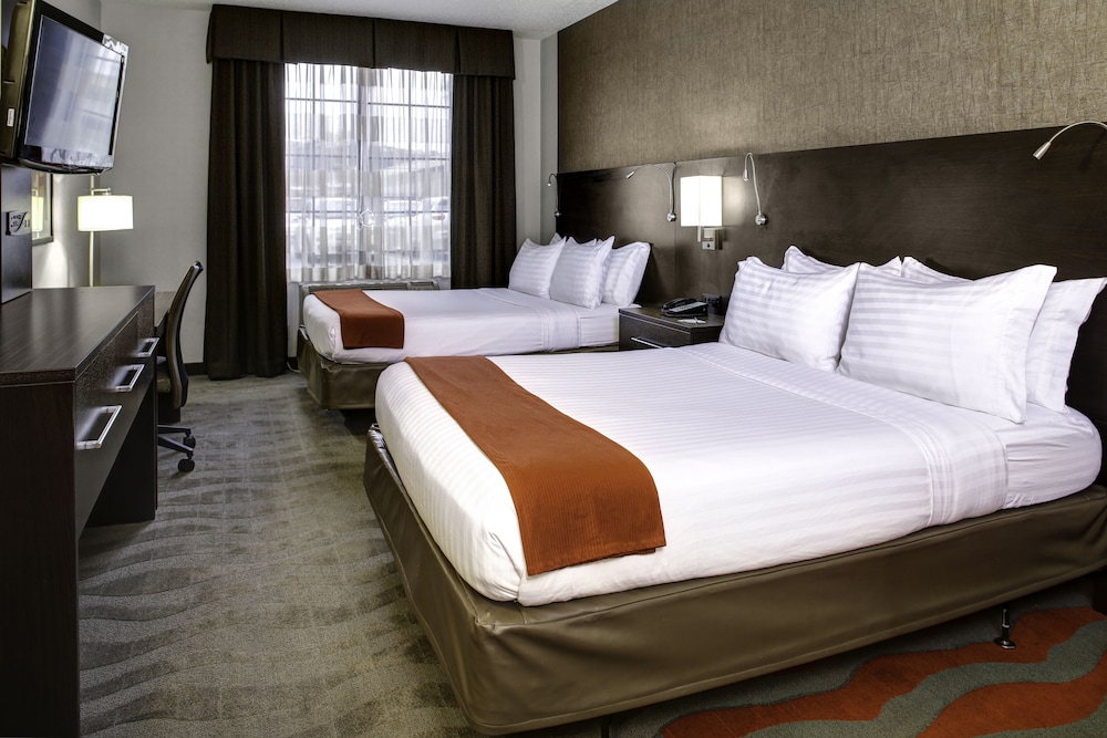Suite, Multiple Beds - Photo 4