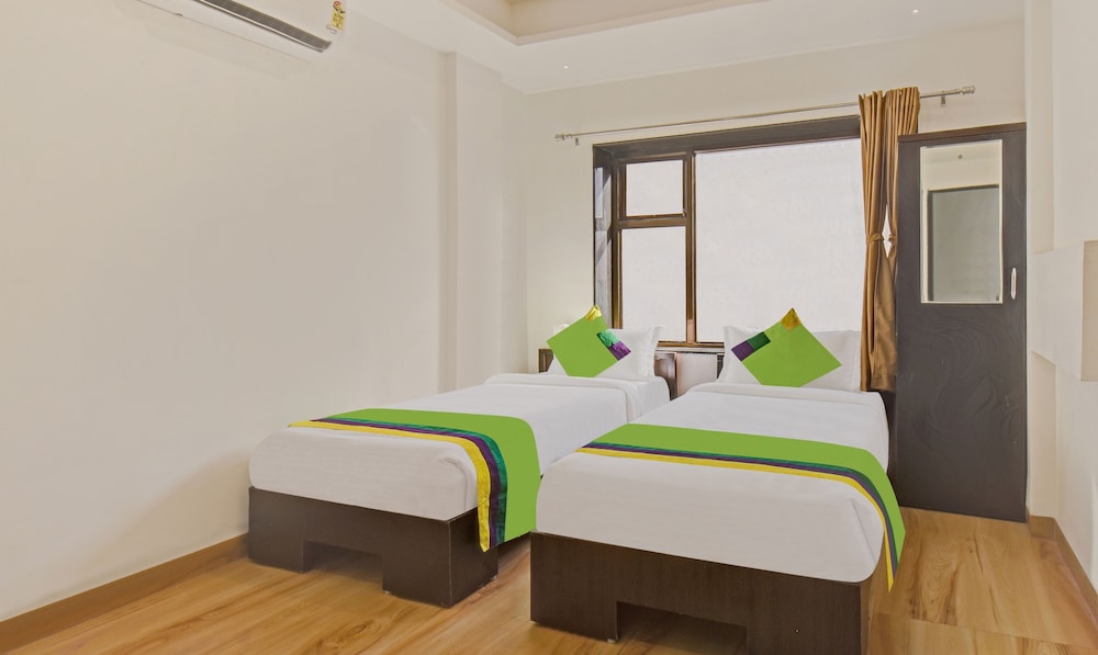 Deluxe Room - Photo 15