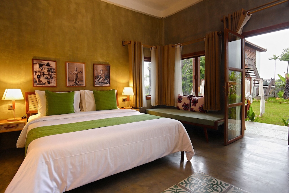 Deluxe Room with Two Double Beds - Photo 3