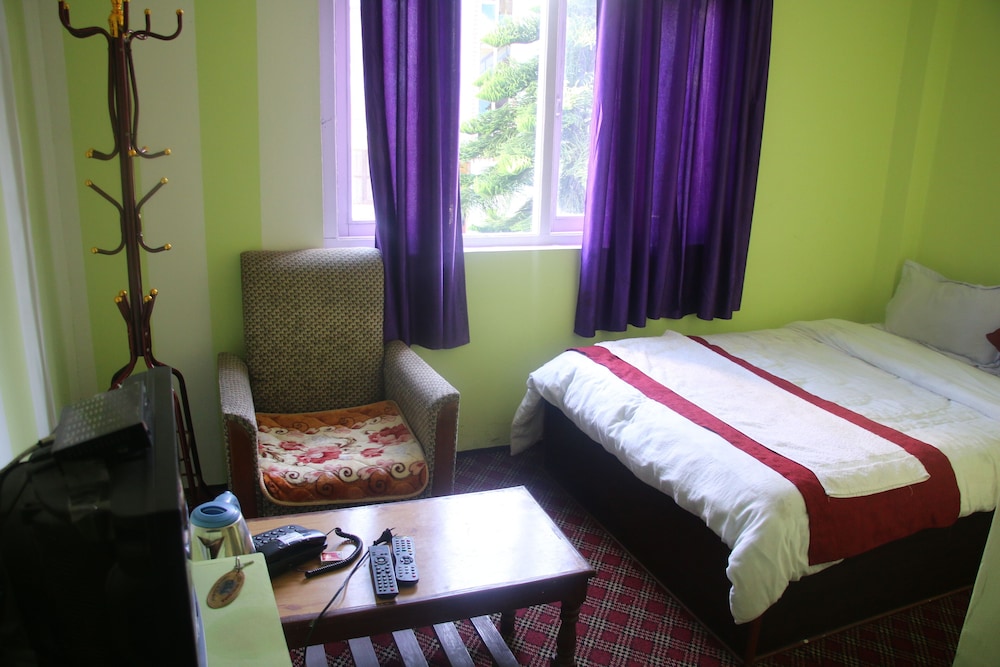Basic Single Room, Park View