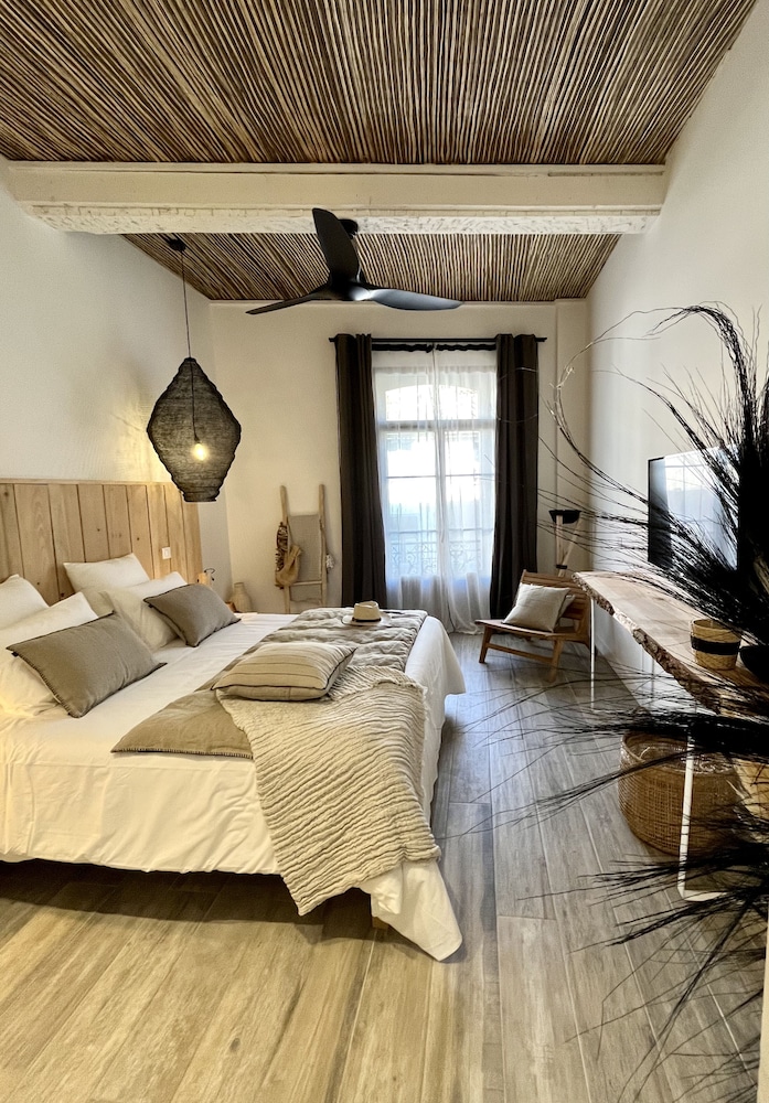 Family Room, 2 Bedrooms (Valmy)