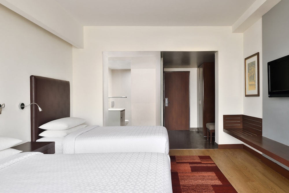 Room, 2 Twin Beds, City View - Photo 4